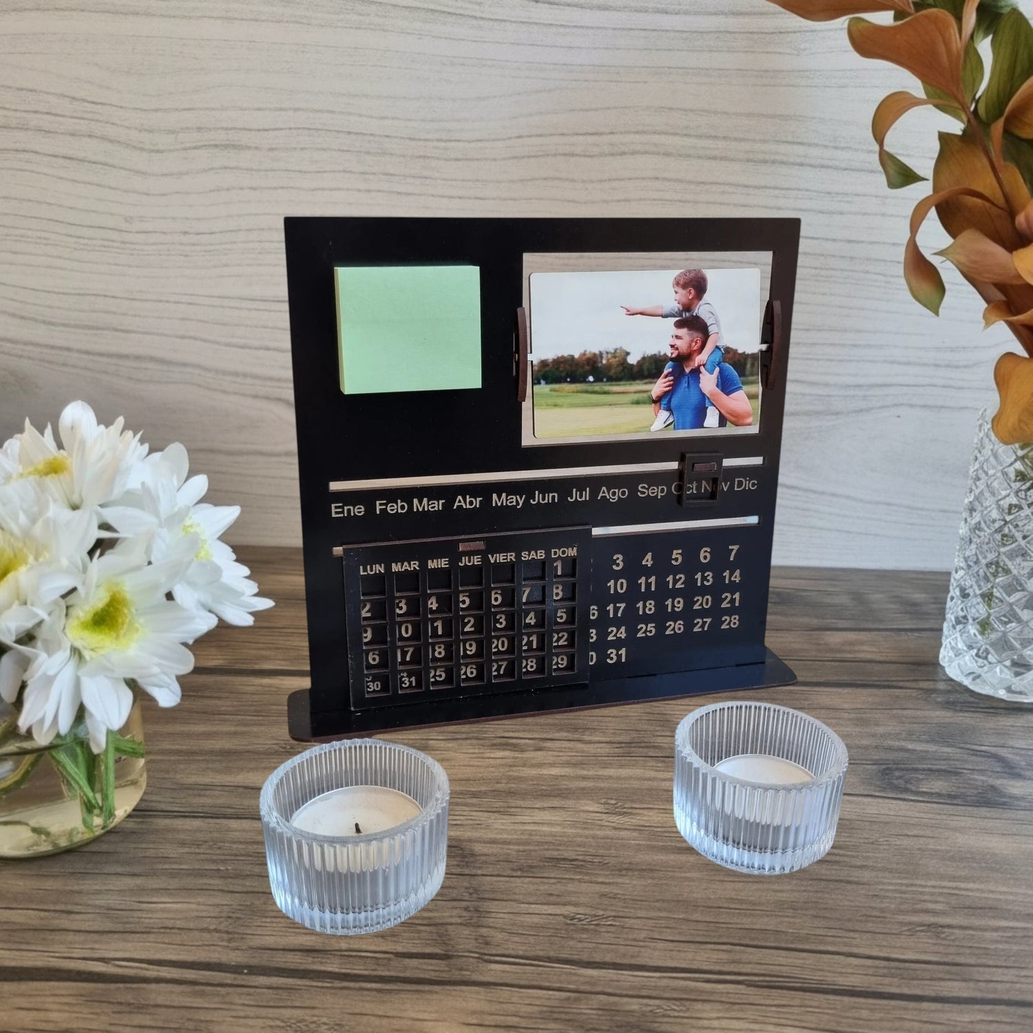 IMAGINALASER black Durolac perpetual calendar with rotating photo frame and sublimation MDF. 19x19cm.