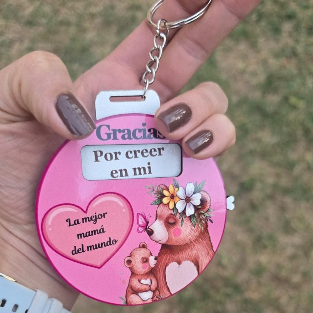 Medalla móvil IMAGINALASER para auto con diseño de osos, flores y frase para mamá en acabado brillante circular