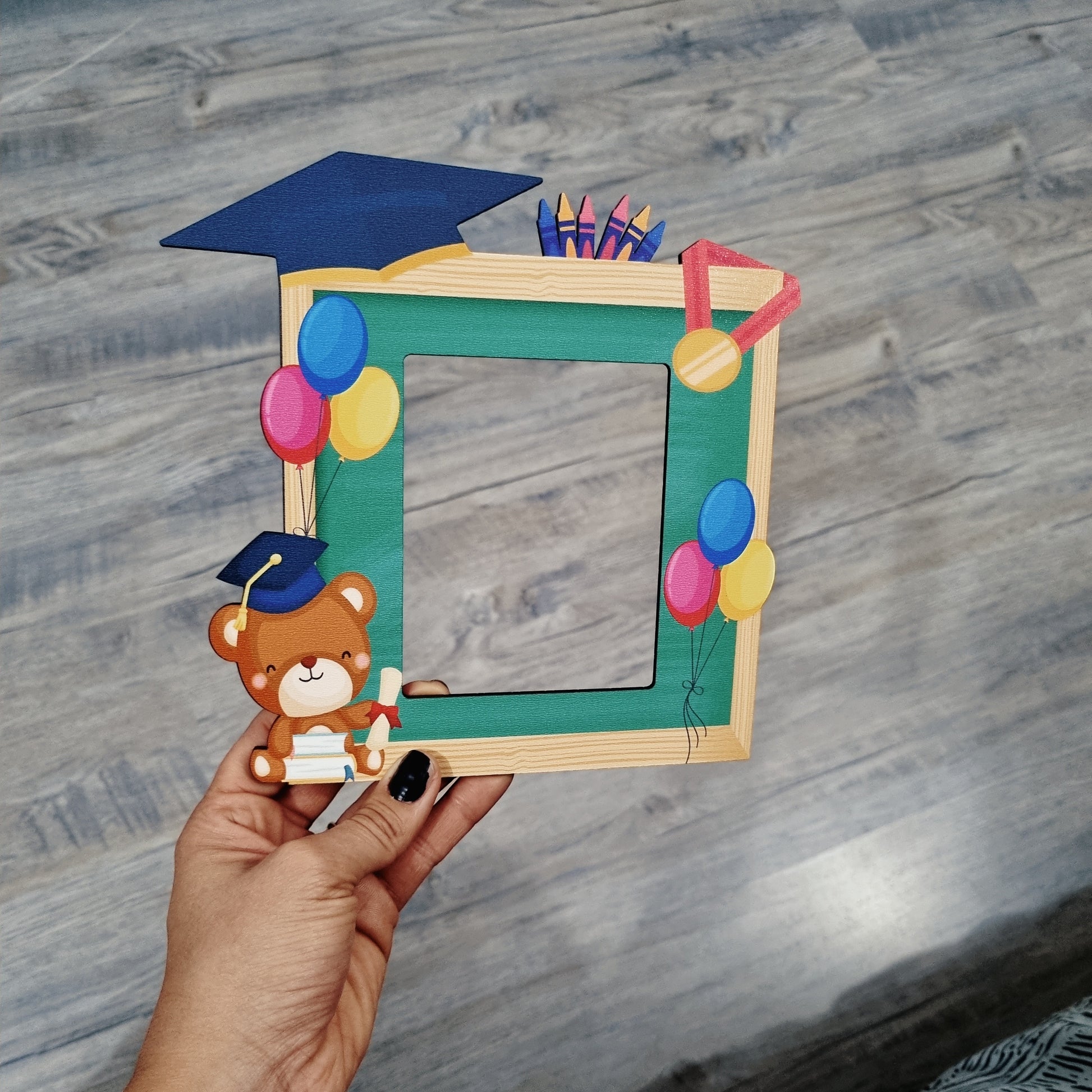 Portaretratos IMAGINALASER de graduación con diseño de osito, birrete y globos, acabado brillante para sublimar.